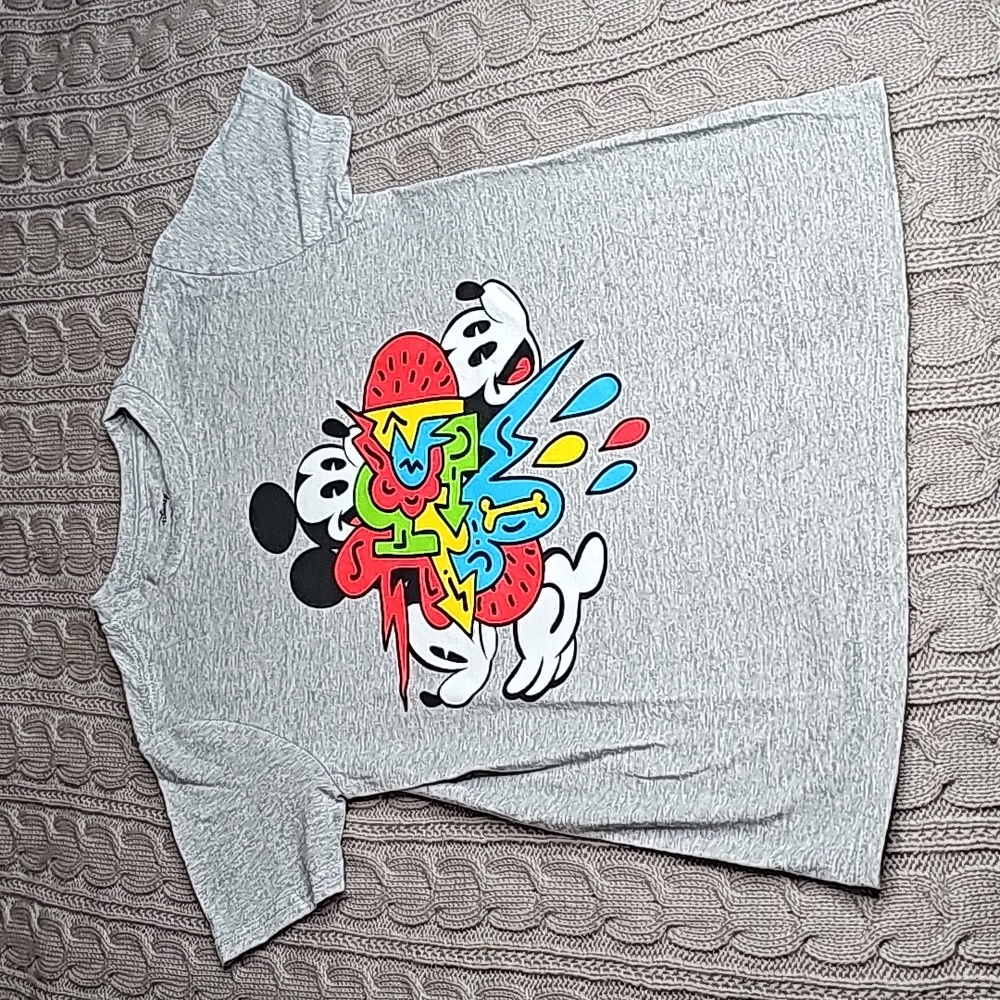 Nwt Disney Mickey Mouse T-Shirt
